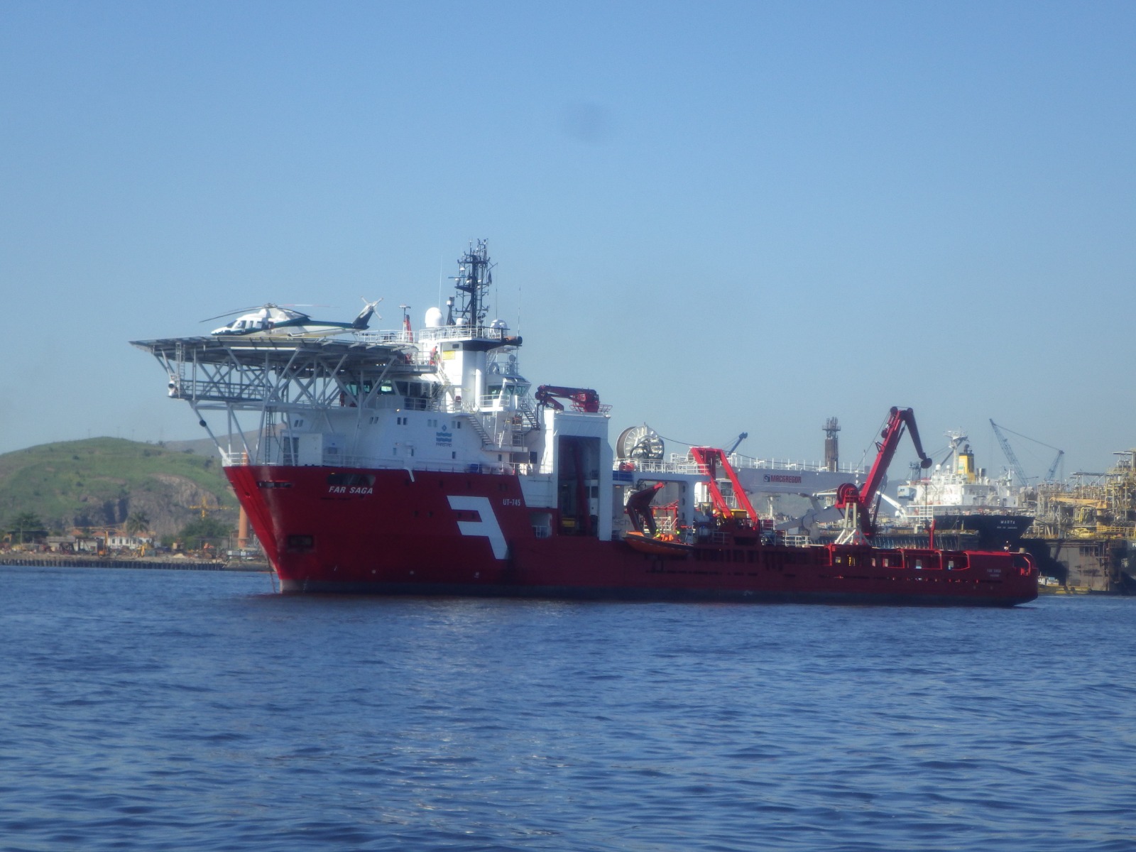 Large offshore support vessel